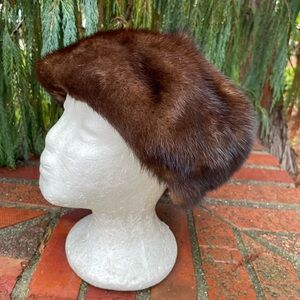 Elegant Genuine Mink Fur Hat With Pompom 21”Around